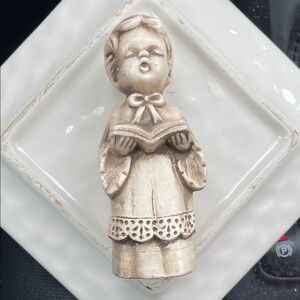 Vintage-Style Cherub Choir Boy Figurine in Aged Ivory